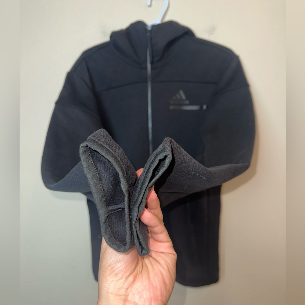 Adidas Size S - Picture 4 of 9